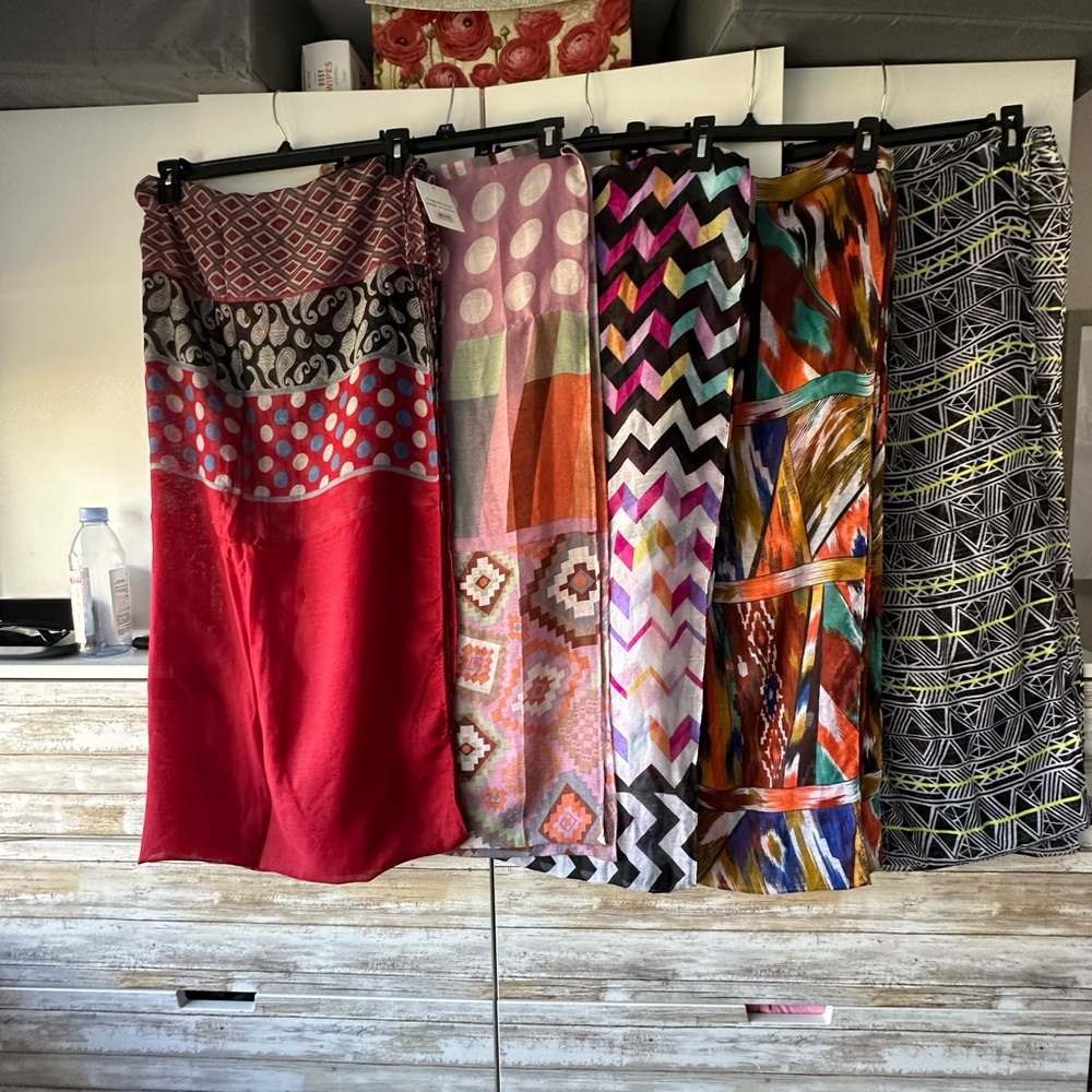 Multicolor Patterned Infinity Scarves Bundle. - image 1